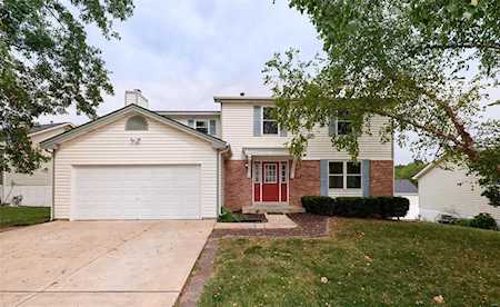 5740 Walnut Creek Blvd St Charles, MO 63304