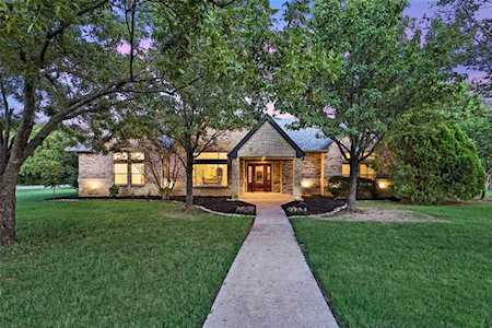 1347 Meadow Glen Southlake, TX 76092
