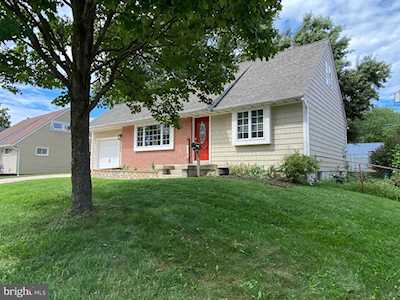 1404 Oakdale Rd Glen Burnie, MD 21060