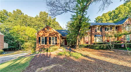 108 Weatherburne Dr Roswell, GA 30076