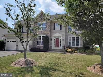 42085 Bear Tooth Dr Aldie, VA 20105