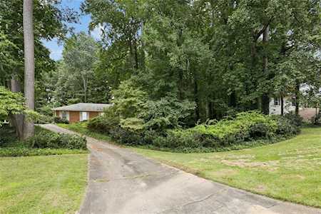 575 Oakhaven Dr Roswell, GA 30075