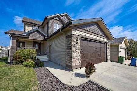 168 Coventry Hills Dr NE Calgary, AB T3K 6H4