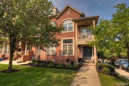 401 Old Pine Way Walled Lake, MI 48390