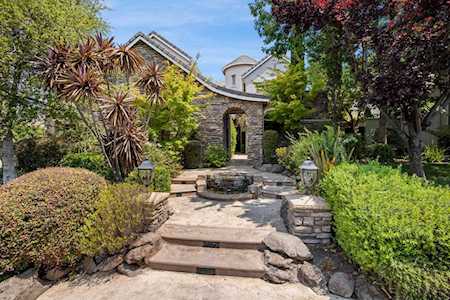 2013 Robin Brook Way Roseville, CA 95661