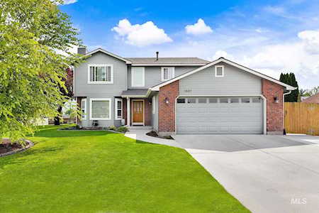 1827 W Sandalwood Meridian, ID 83646
