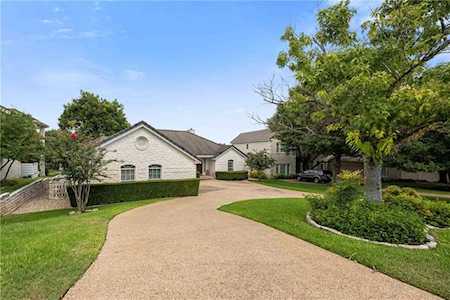 43 Stillmeadow DR The Hills, TX 78738