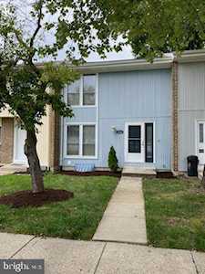 1966 Cambridge Dr Crofton, MD 21114