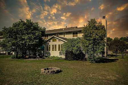 3032 Dorland Road Maplewood, MN 55109
