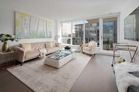 620 Cardero Street #2403 Vancouver, BC V6G 0C7