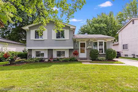39225 Gloucester St Westland, MI 48186