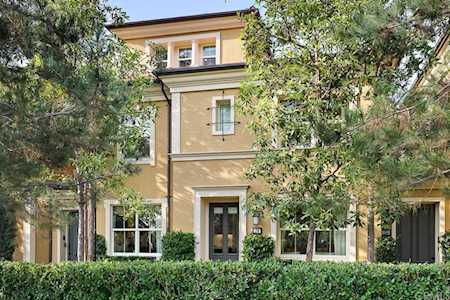 136 Crescent Moon Irvine, CA 92602