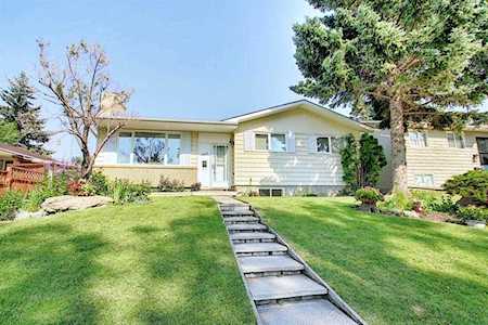 2415 Vista Crescent NE Calgary, AB T2E 6J2