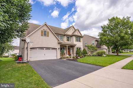 91 Bloomfield Dr Ephrata, PA 17522