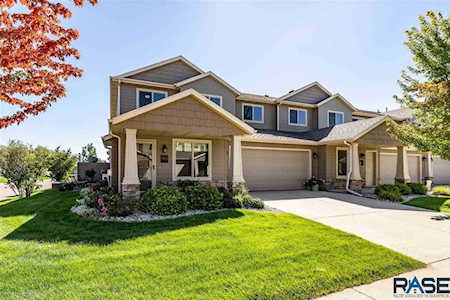 2815 E Hearthstone Pl Sioux Falls, SD 57108