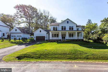 1124 Westbriar Ct Vienna, VA 22180
