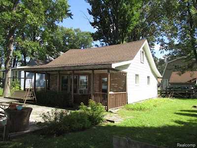 3168 Ponemah Dr Fenton Twp, MI 48430