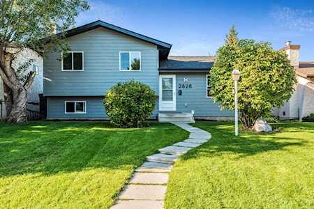 2828 Cedarbrae Dr SW Calgary, AB T2W 1X9