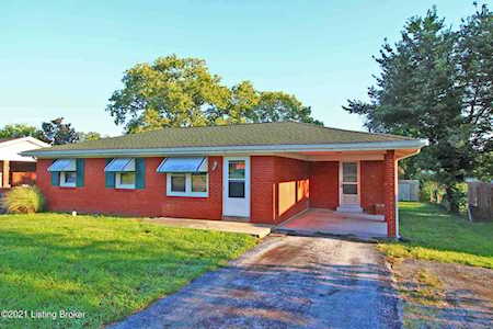 1590 Greenland Park Cir Shelbyville, KY 40065