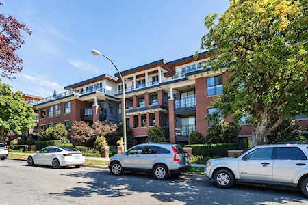 7988 Yukon Street #208 Vancouver, BC V5X 2Y7