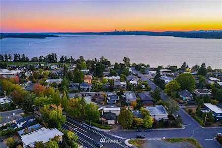 203 10th St W Kirkland, WA 98033