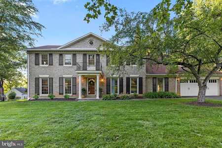 4717 Flower Valley Dr Rockville, MD 20853