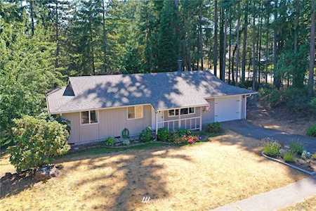 3240 SE Carmae Dr Port Orchard, WA 98366
