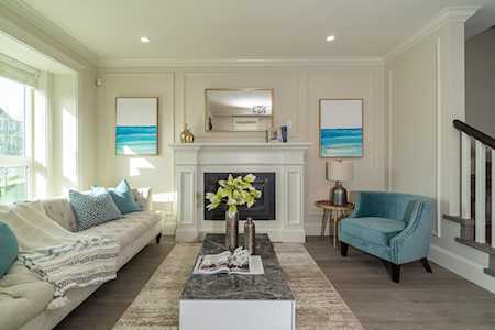 3081 Grant Street Vancouver, BC V5K 3H8