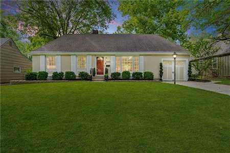 6203 W 76th Terrace Prairie Village, KS 66208