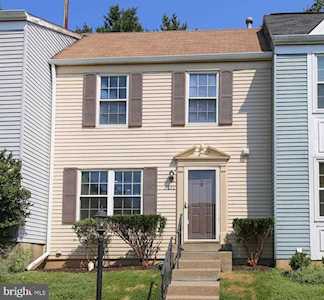 3032 Braxton Wood Ct Fairfax, VA 22031