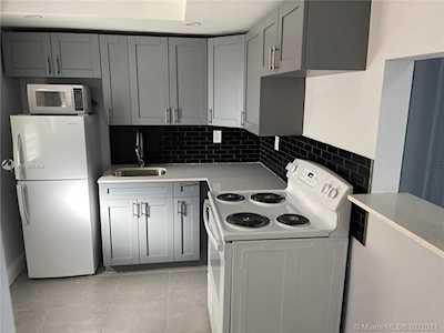 2861 Leonard Dr #F114 Aventura, FL 33160