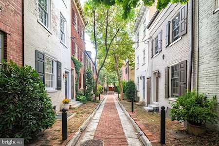 215 S Jessup St Philadelphia, PA 19107