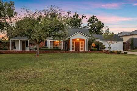 6400 N Hillcrest Ave Nichols Hills, OK 73116