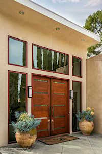 206 Inverness Dr La Canada Flintridge, CA 91011