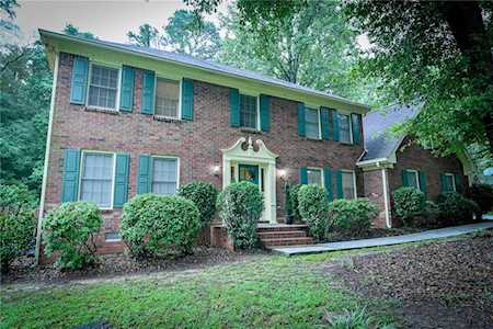 2815 Kinnett Dr SW Lilburn, GA 30047