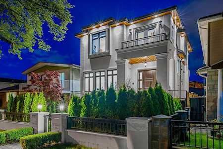 5805 Culloden Street Vancouver, BC V5W 3S1