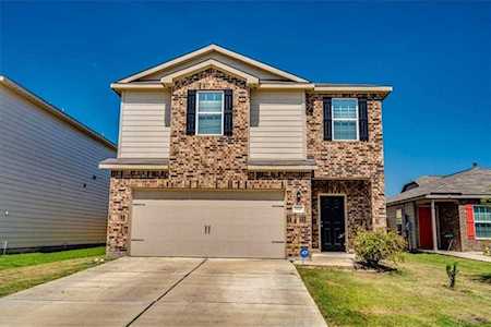 1548 Breanna LN Kyle, TX 78640