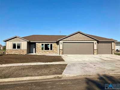 901 N James Ave Tea, SD 57064