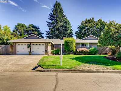 2560 SE Buttercup Ct Hillsboro, OR 97123