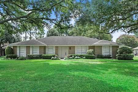 15110 Lakeview Dr Jersey Village, TX 77040