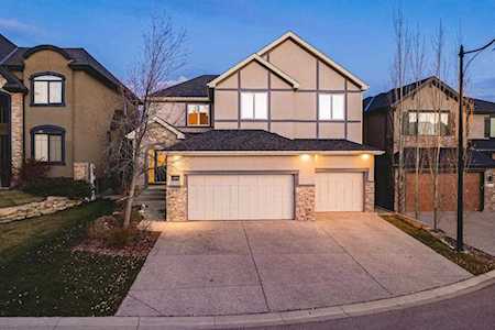 109 Aspen Glen Place SW Calgary, AB T3H 0E8