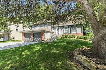 2118 E Stratford Rd Olathe, KS 66062