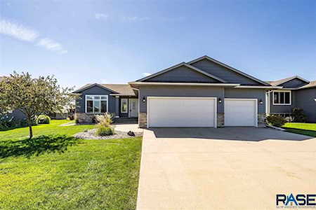 905 Rosewood Dr Harrisburg, SD 57032