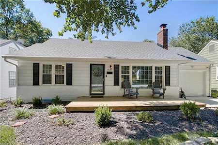 7520 Juniper St Prairie Village, KS 66208