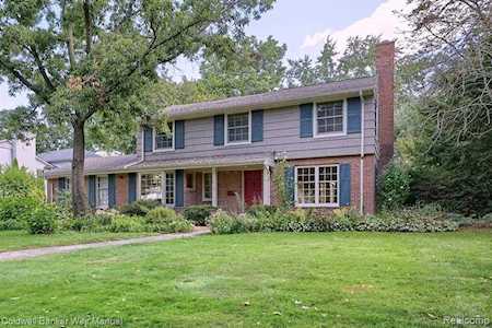 312 Hupp Cross Rd Bloomfield Twp, MI 48301
