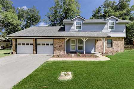 816 W Mulberry St Angleton, TX 77515