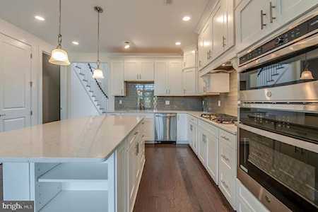 5 Dogleg Ln Lawrenceville, NJ 08648