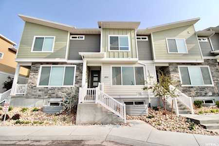 1022 W Lapis Fields Way Bluffdale, UT 84065