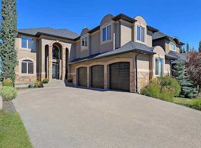 18 Coulee View SW Calgary, AB T3H 5J6