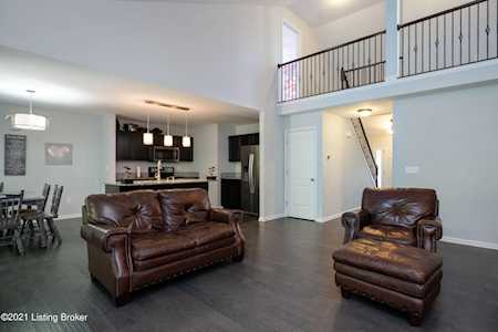 17019 Green Crest Ln Louisville, KY 40245